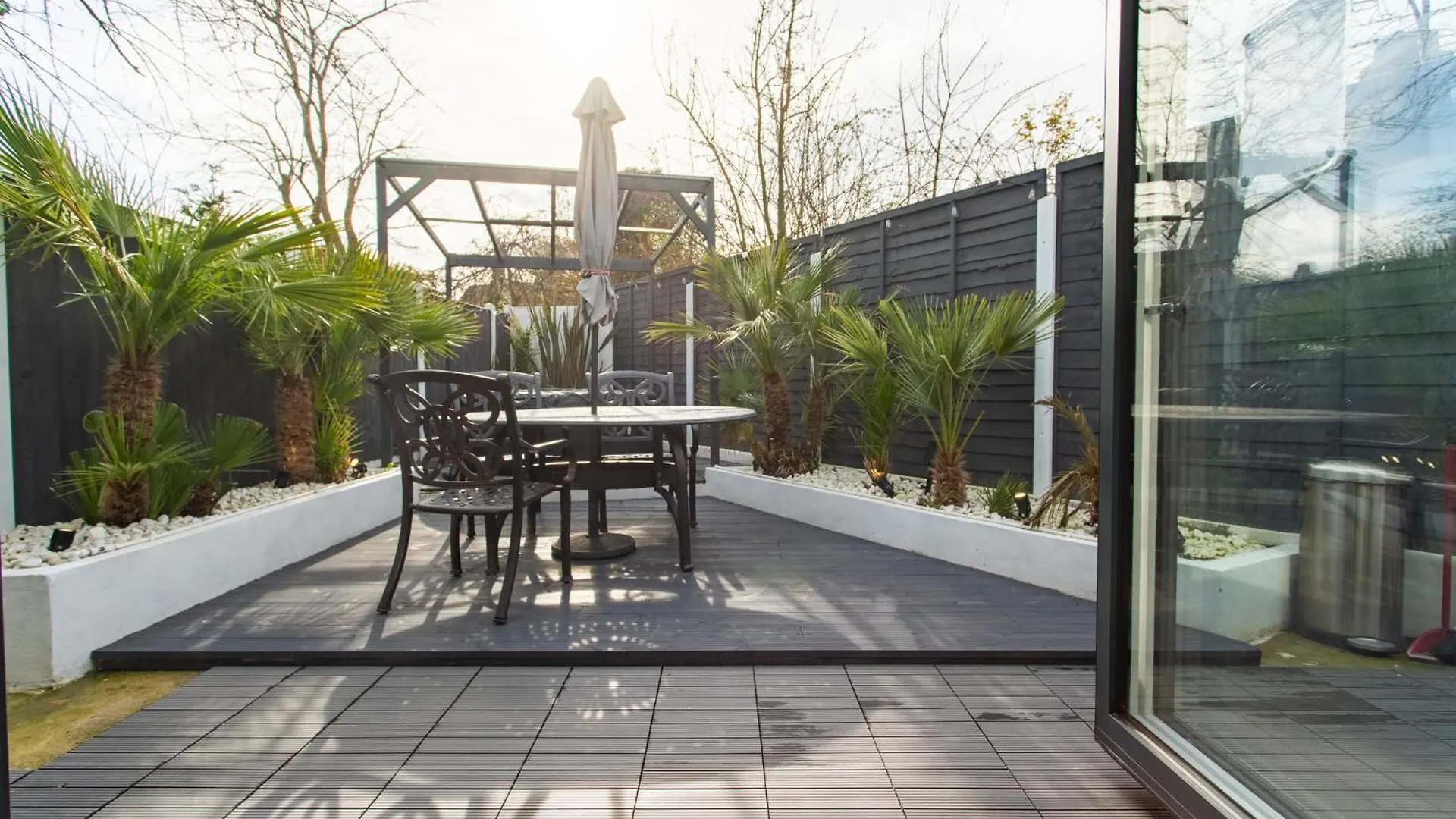 Unwind 2Bed With Garden, Sauna And Hot Tub Barking  Holiday home Barking (Greater London)