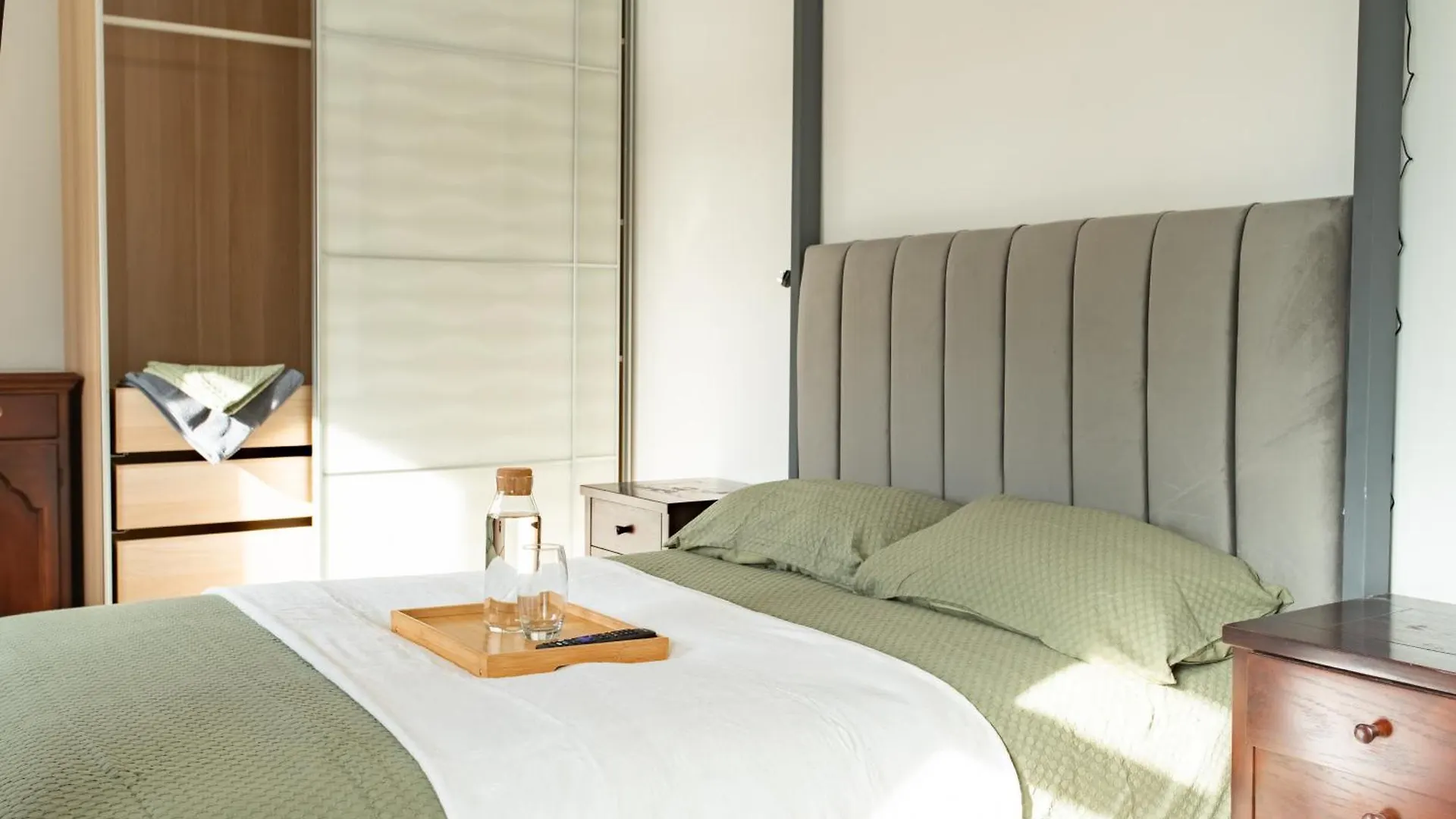 Unwind 2Bed With Garden, Sauna And Hot Tub Barking  0*, Barking (Greater London) United Kingdom