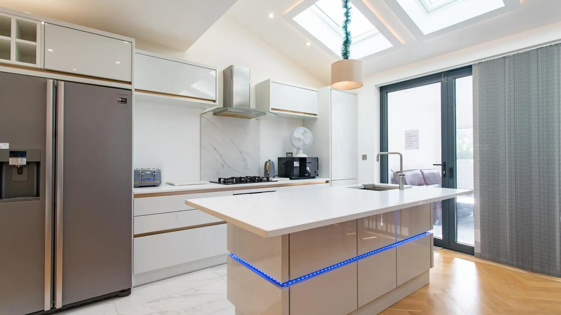 Unwind 2Bed With Garden, Sauna And Hot Tub Barking