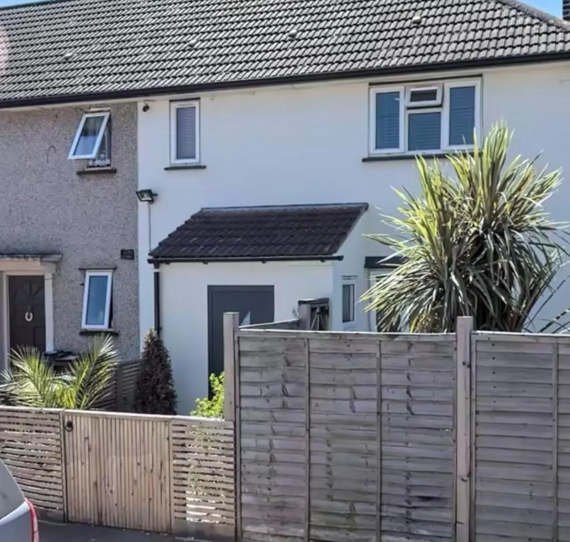 Unwind 2Bed With Garden, Sauna And Hot Tub Barking  Barking (Greater London)